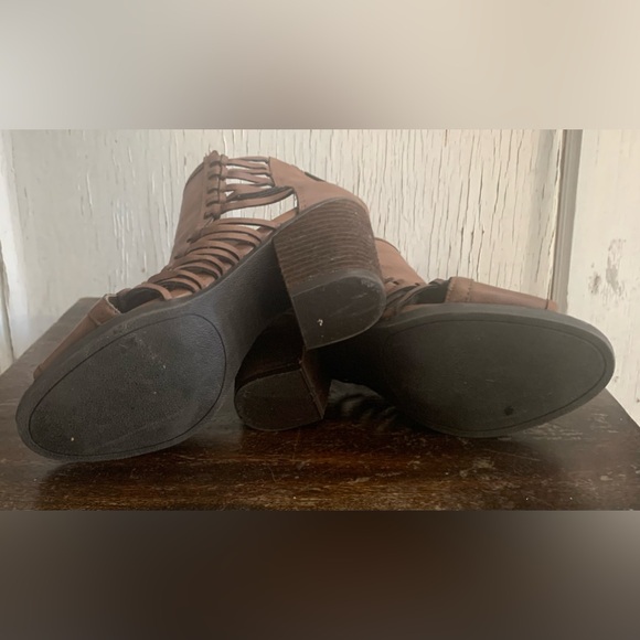 RAMPAGE- Brown Leather Peep Toe Heeled Booties-NWOT OR BOX - Picture 6 of 6